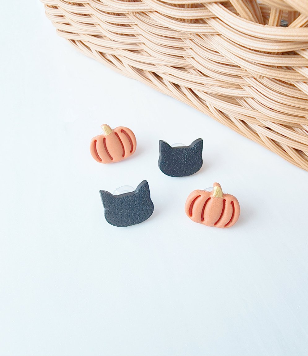 Halloween Pumpkin and Black Cat Stud Set