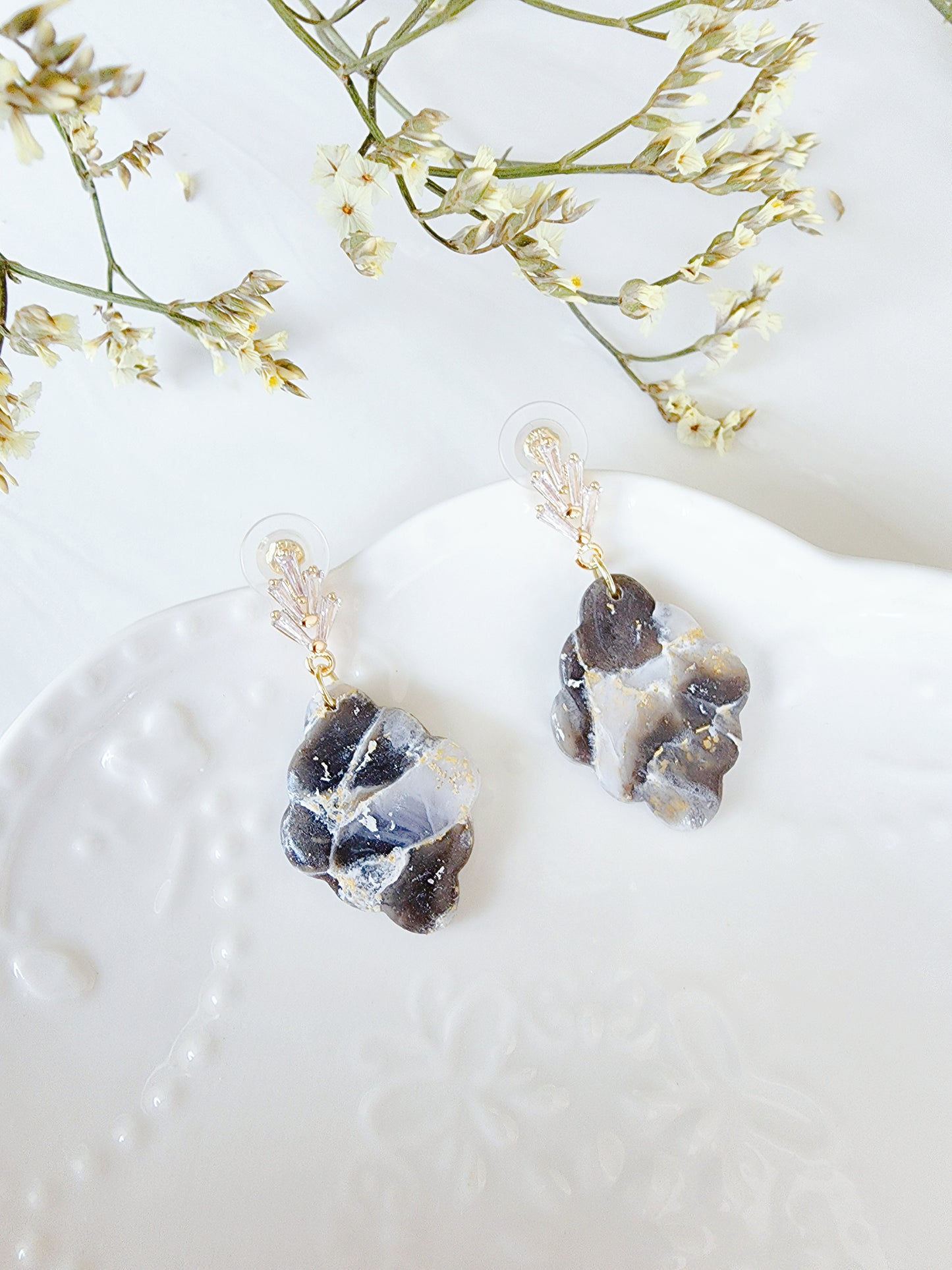 Translucent Marble Black